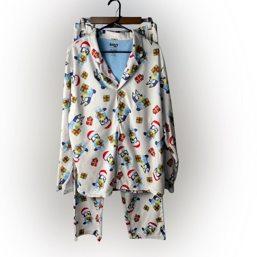 Cozy Penguin Print Pajama Set in White and Blue